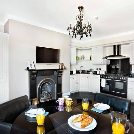 Central Harrogate Townhouse Apartment With Parking Dış mekan fotoğraf