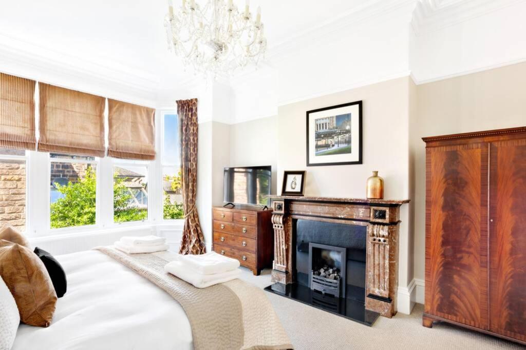 Central Harrogate Townhouse Apartment With Parking Dış mekan fotoğraf