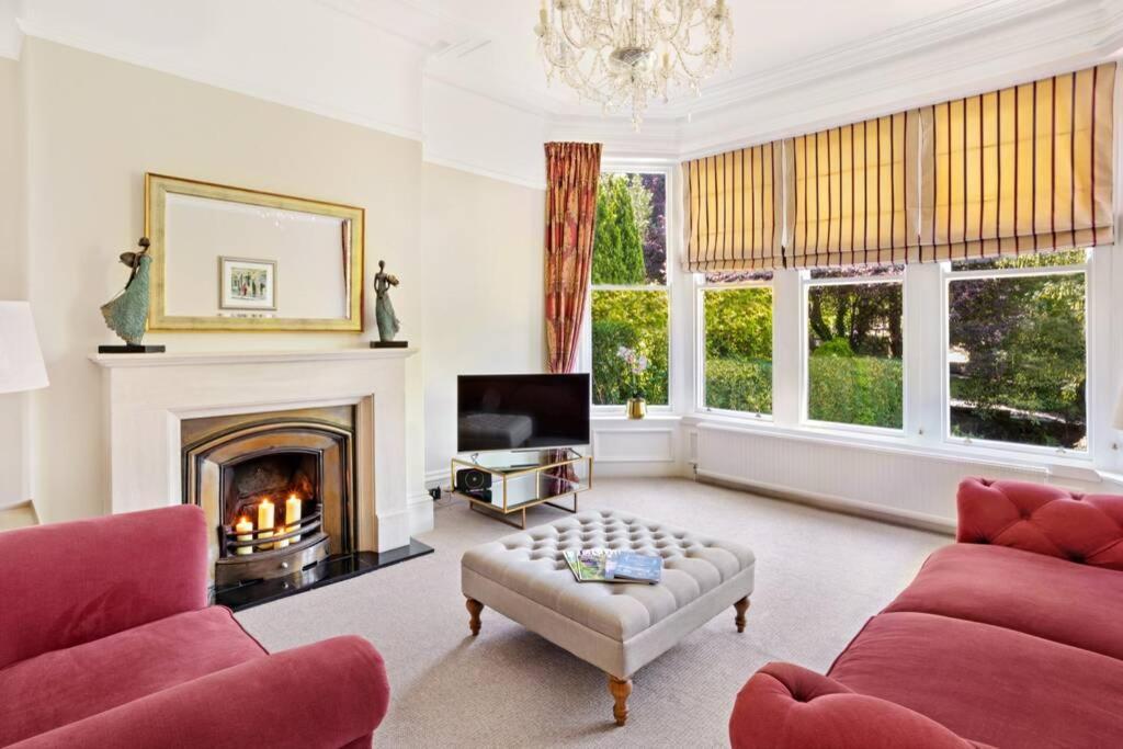 Central Harrogate Townhouse Apartment With Parking Dış mekan fotoğraf